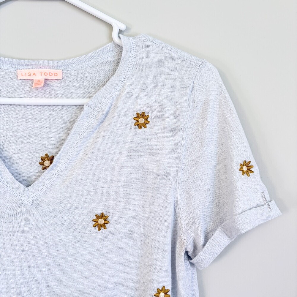 Lisa Todd Knit Feminine Baby Blue Embroidered Flower Preppy Size Small